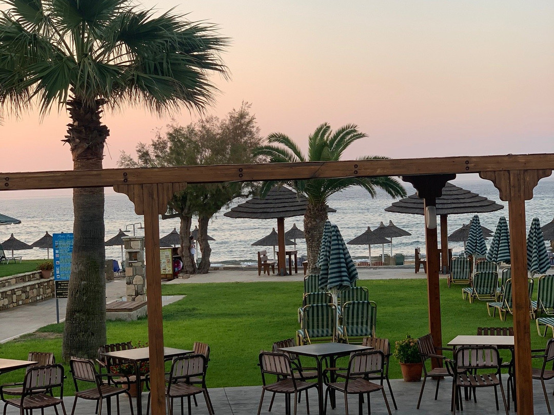 Plaka Beach Resort主图