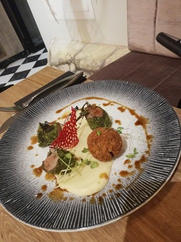 TA'AM Restaurant & Cocktail Bar