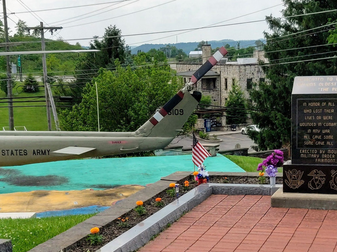 Marion County Vietnam Memorial-Fairmont必去景点