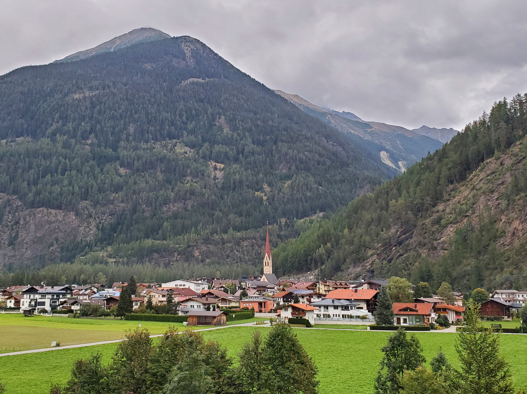 四星级水族圆顶高级酒店主图