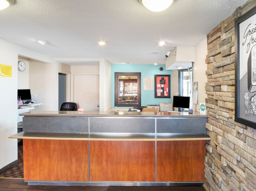 Super 8 by Wyndham Findlay主图