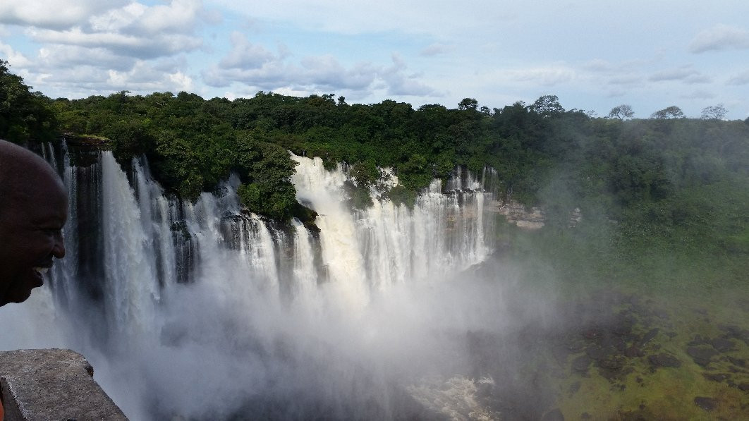 Kalandula Falls景点图片