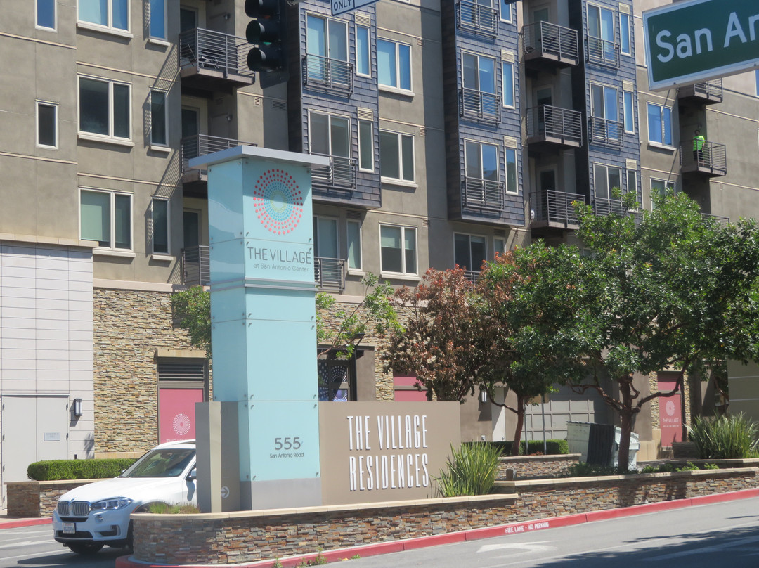 The Village at San Antonio Center-山景城必去景点