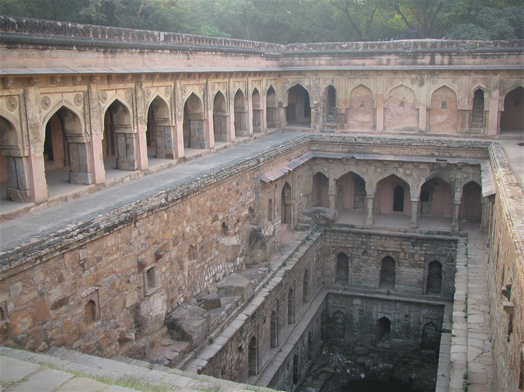 Rajon Ki Baoli-新德里必去景点
