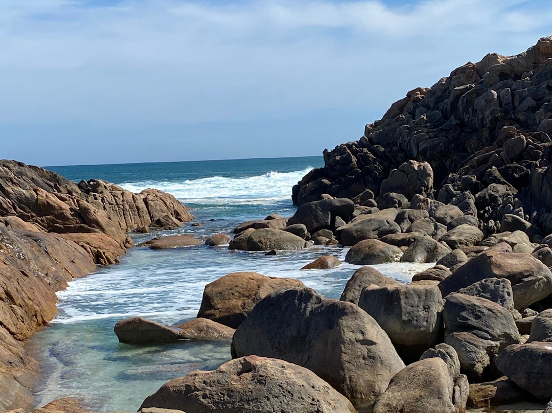Injidup Beach景点图片