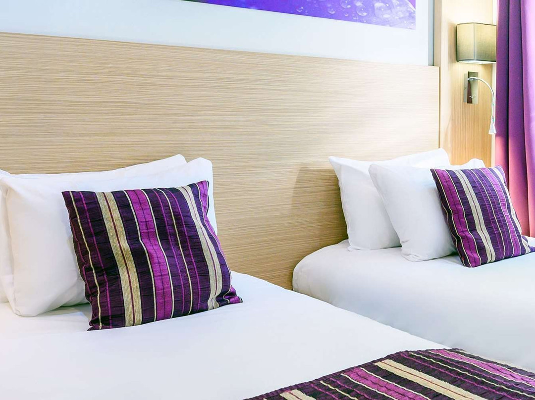 FH Confort Hôtel Orléans主图