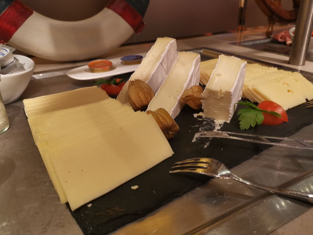 吕贝克H + 酒店-餐饮