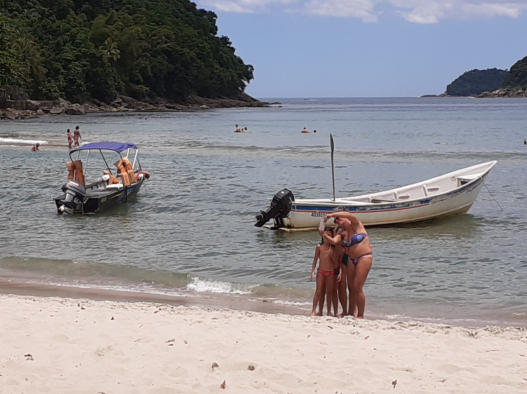 Praia Barra do Sahy景点图片