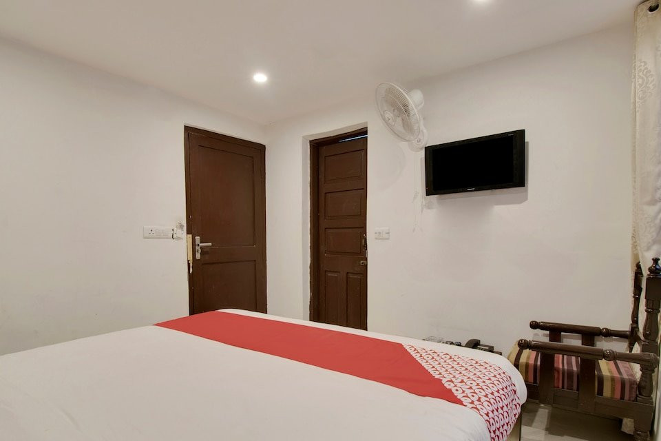 OYO Flagship 4945 AR LODGE主图