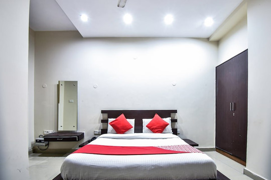 OYO2615上神酒店主图