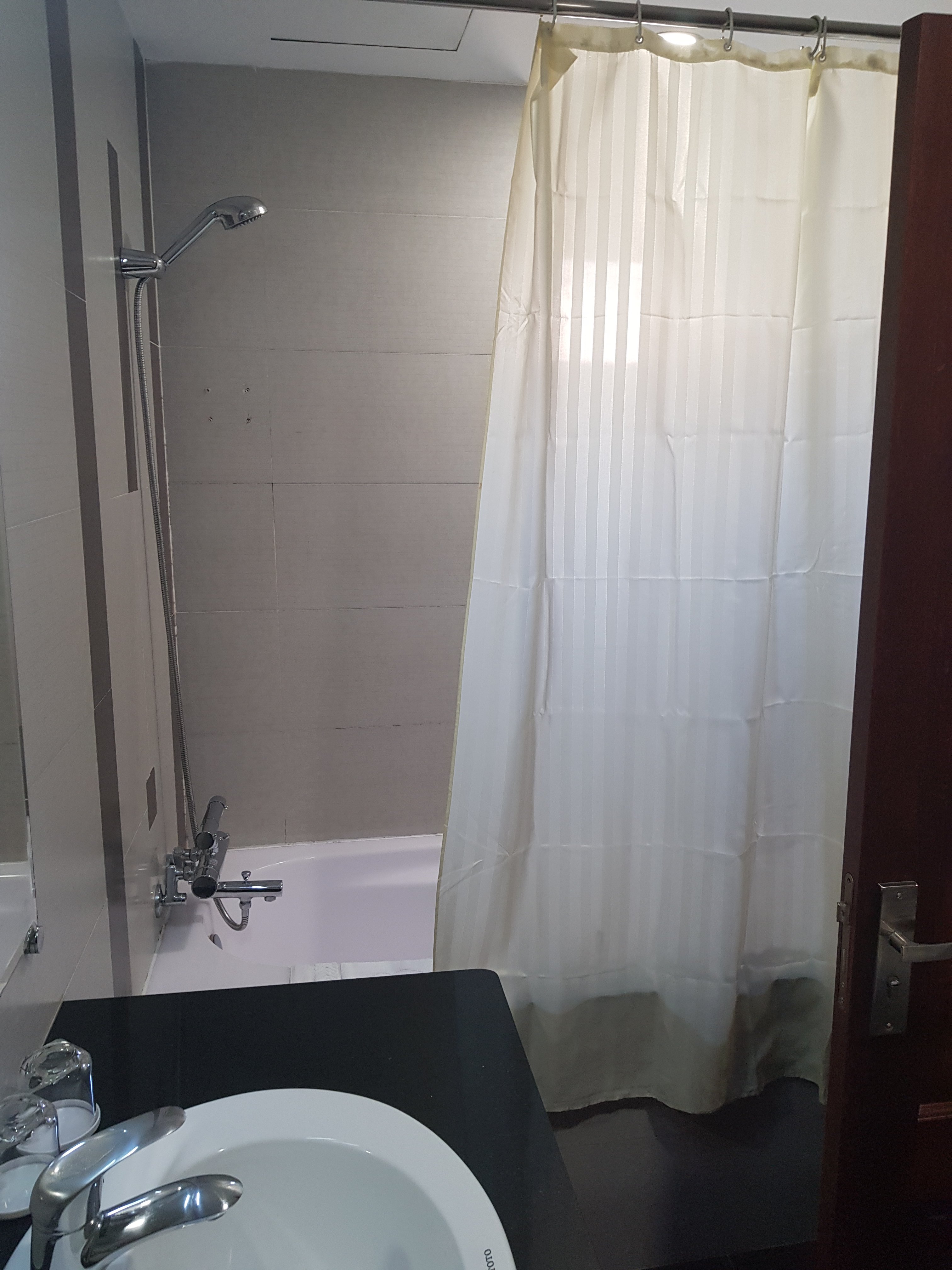 依丽罗斯饭店-浴室