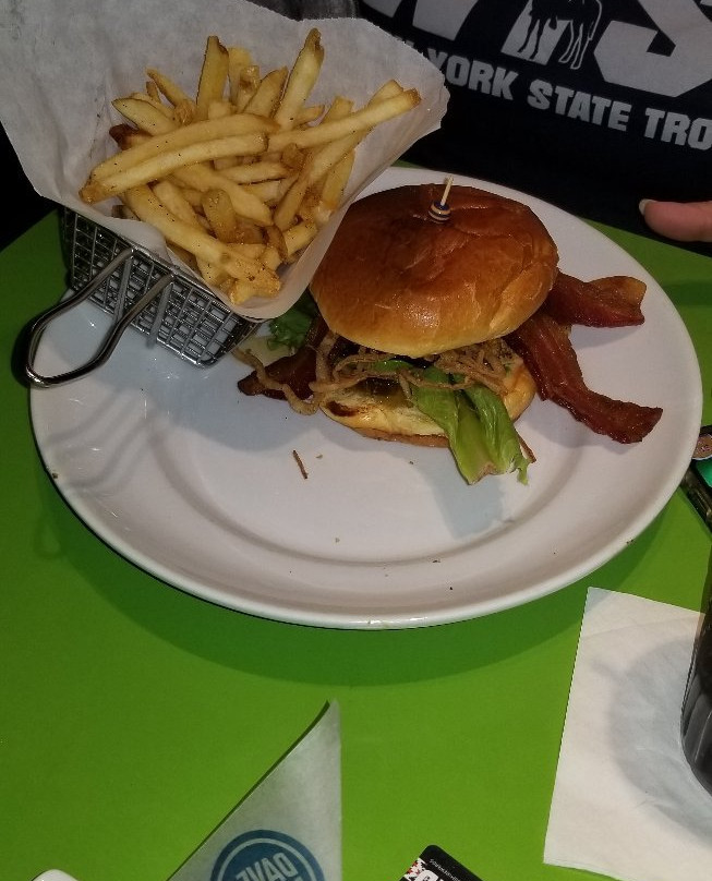 Dave & Buster's - Arcade-锡拉丘兹必去景点