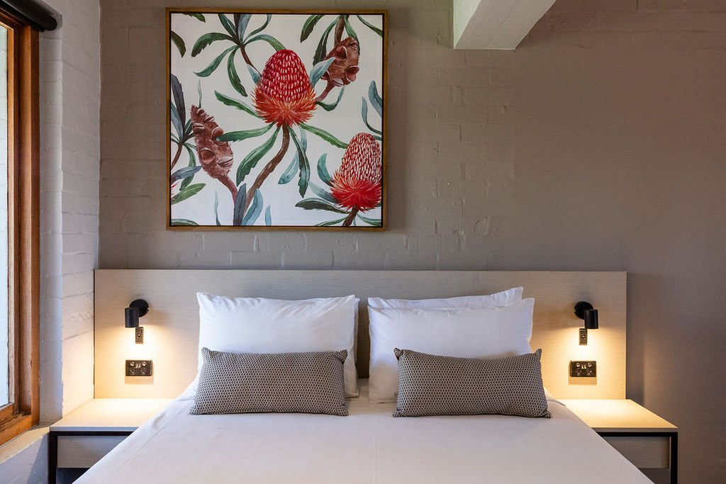 Nightcap at Wintersun Hotel主图