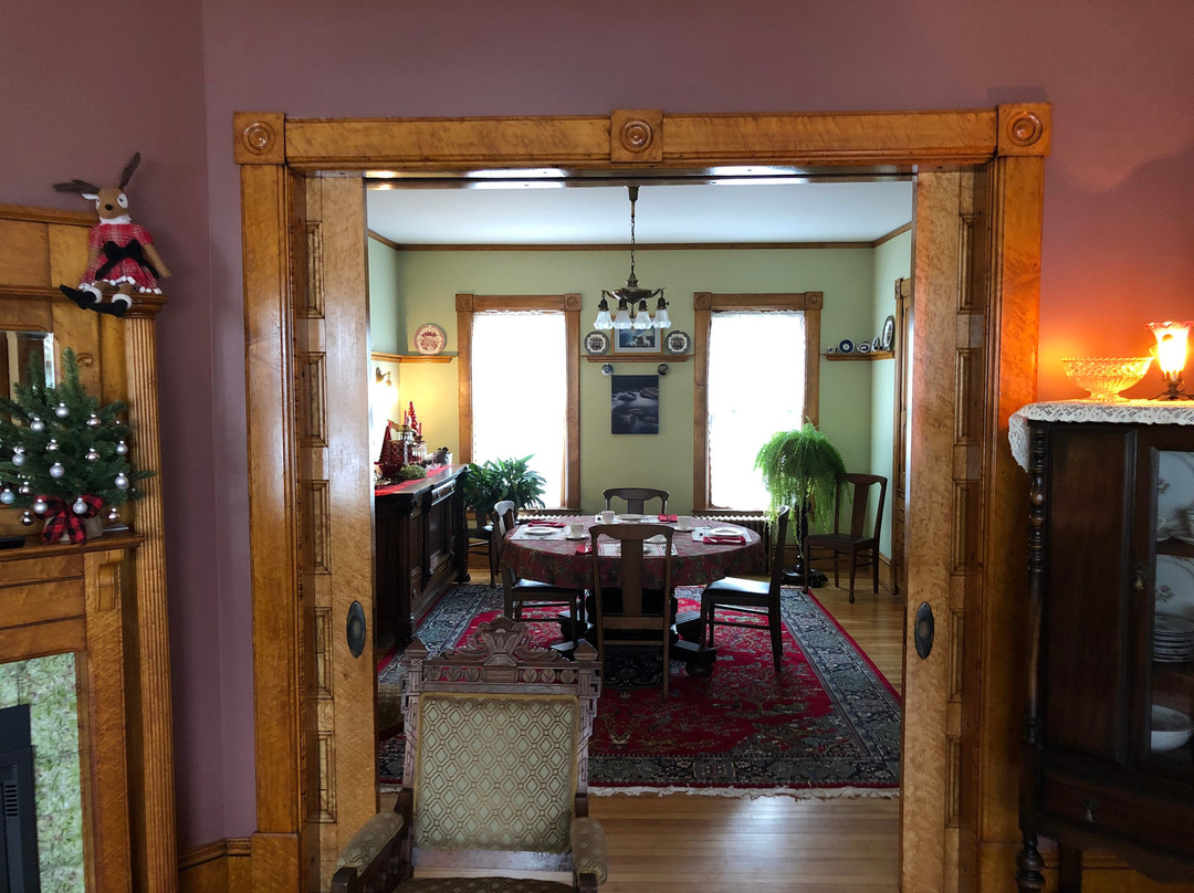 Reynold's House Inn主图