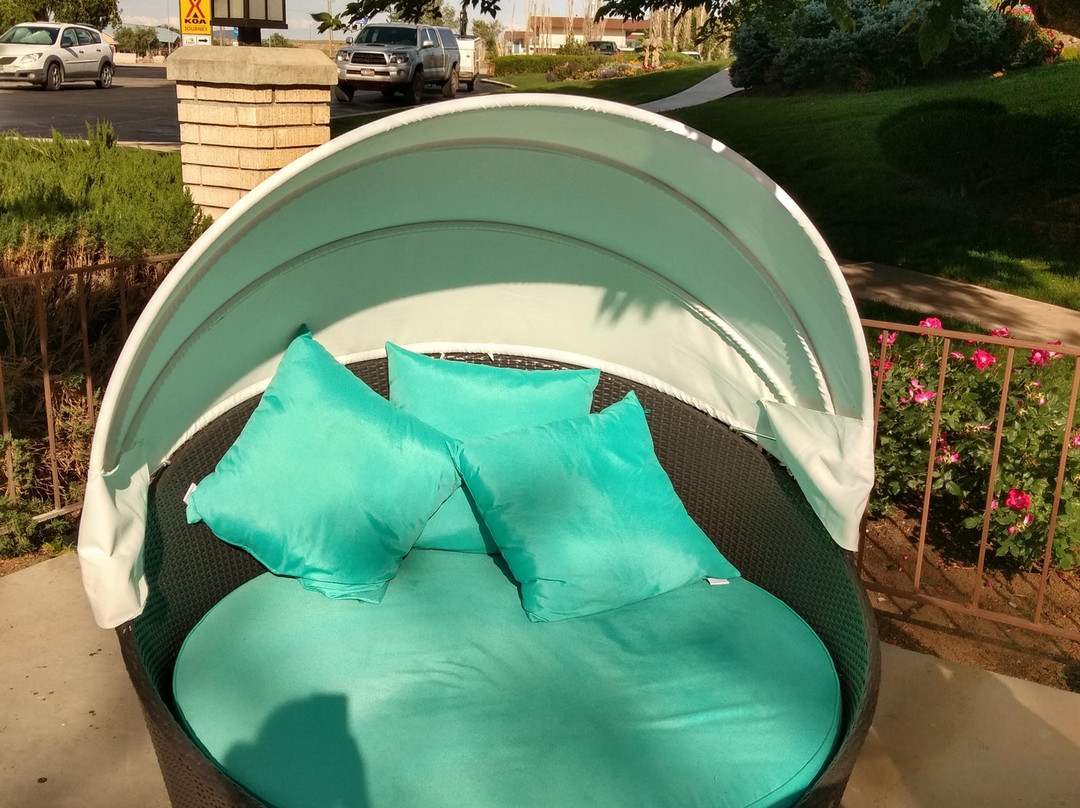 河流露台酒店主图