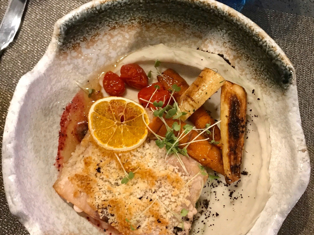 卡尼餐馆和美食-Q'tal Bar and Grill