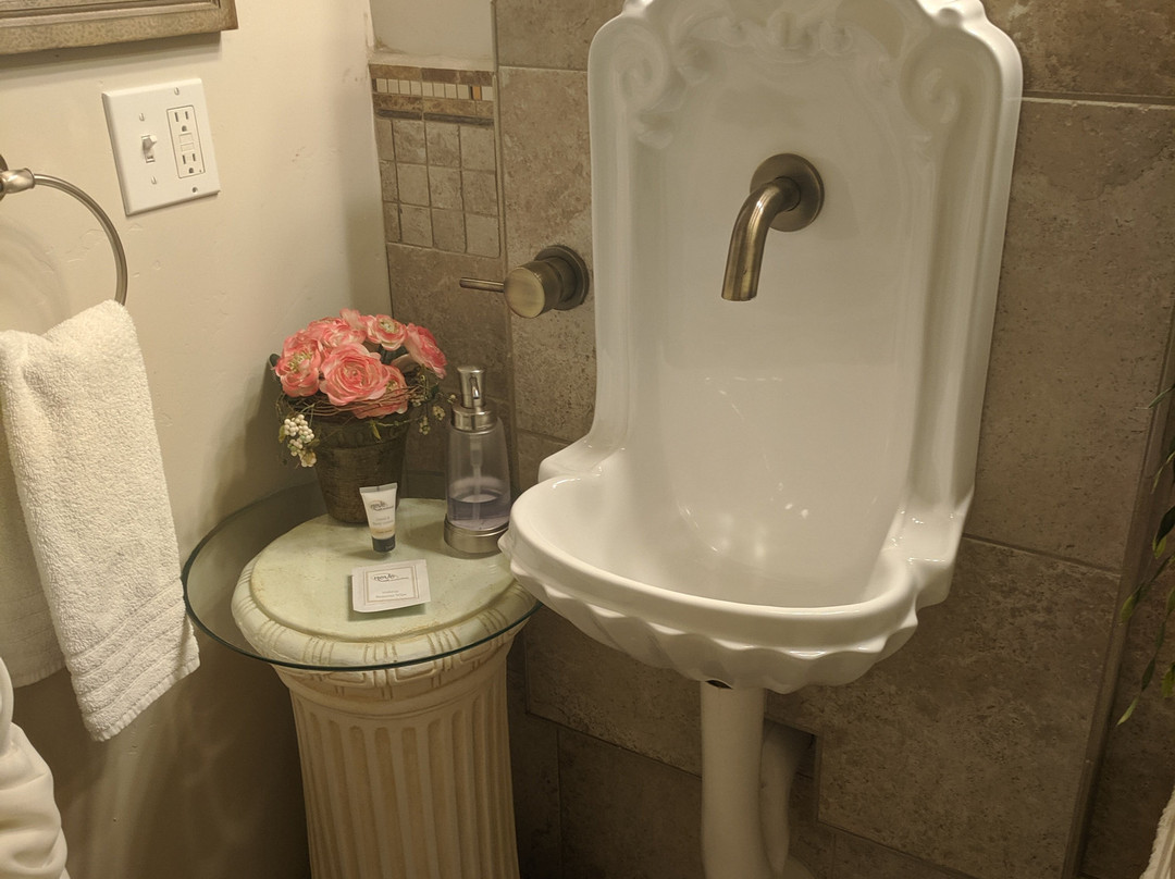 5th East Hall Bed & Breakfast主图