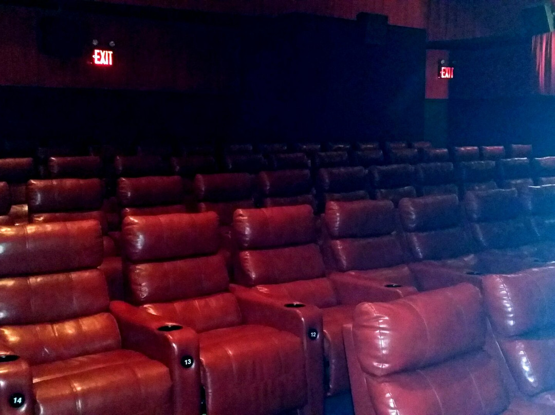 Forest Hills旅游景点-Cinemart Cinemas