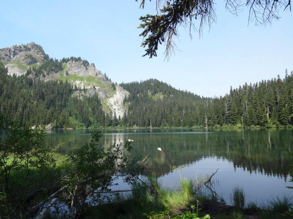 Kachess Lake景点图片