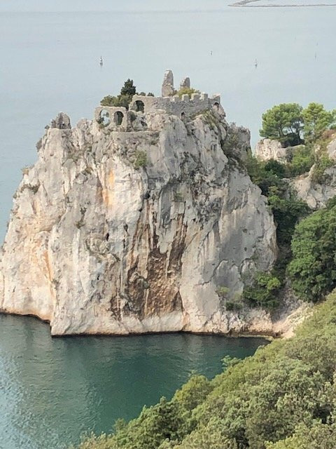 Castle of Duino景点图片