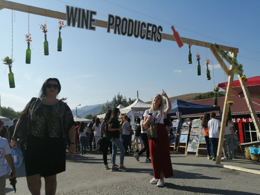 Momik Wines景点图片