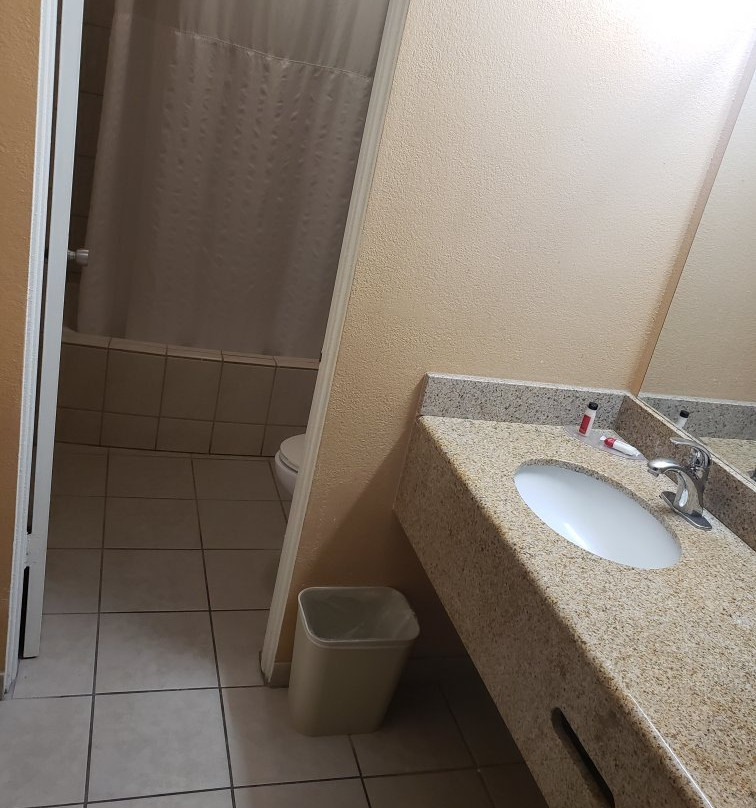 旅游洛吉酒店主图