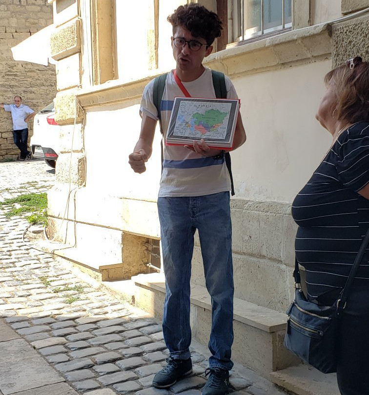 Baku Original Walking Free Tour-巴库必去景点