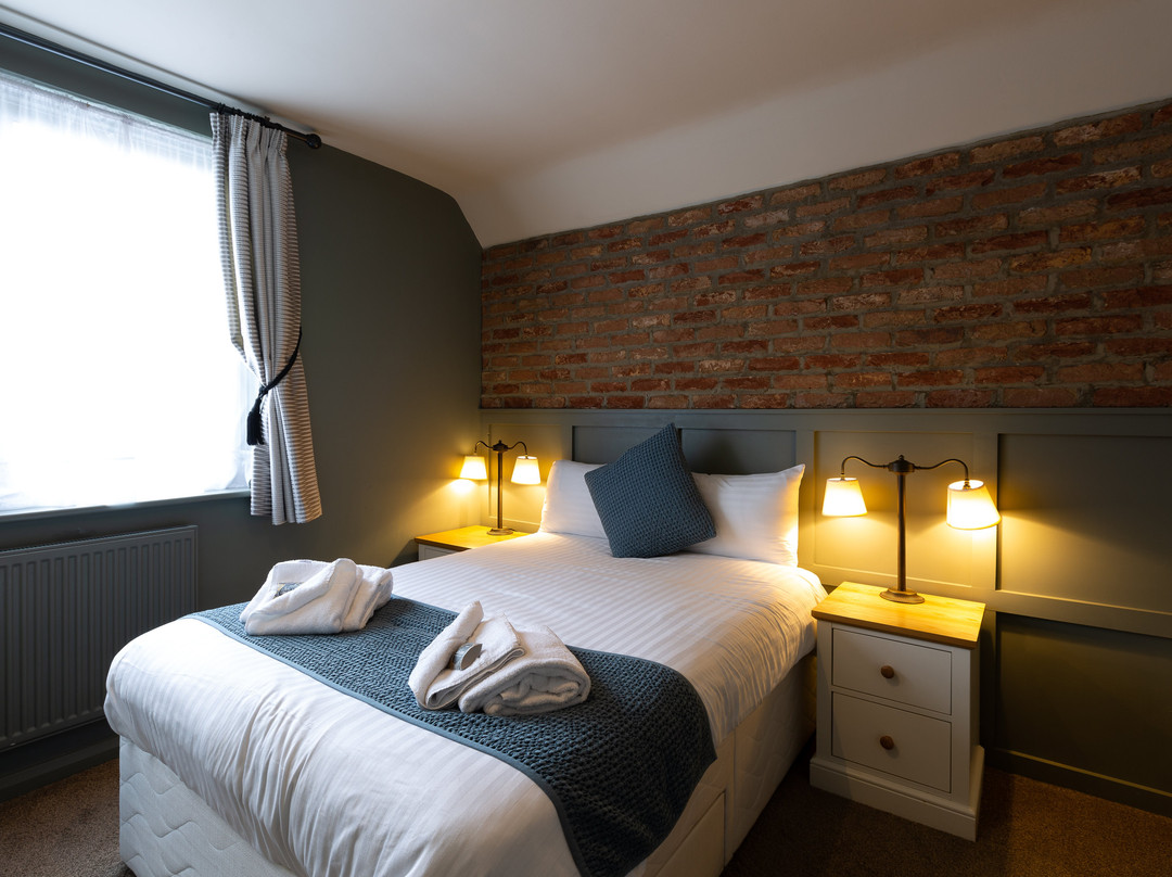 偷猎者旅馆主图