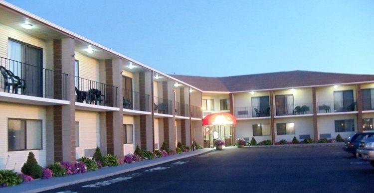 Red Roof Inn & Suites Newport - Middletown, Ri主图