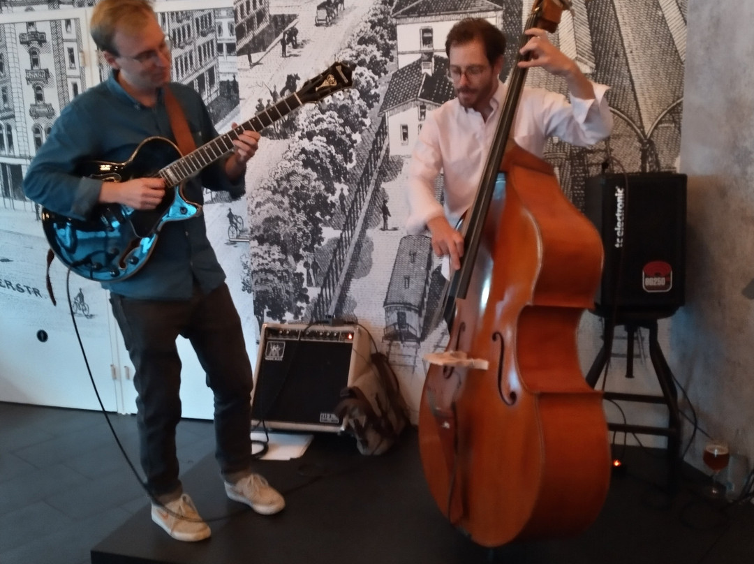 Zentralbar-卢塞恩必去景点