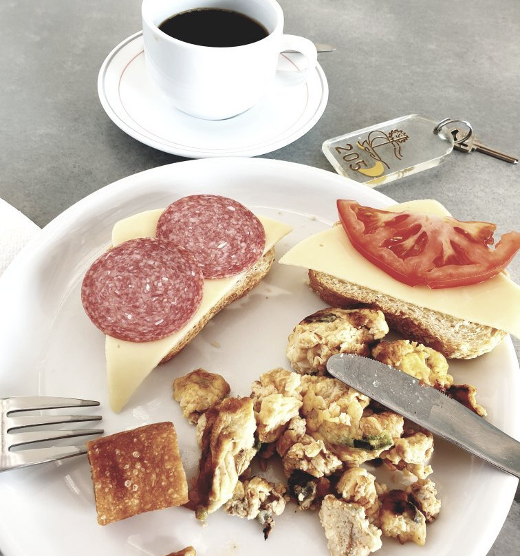 Summer Breeze Hotel主图