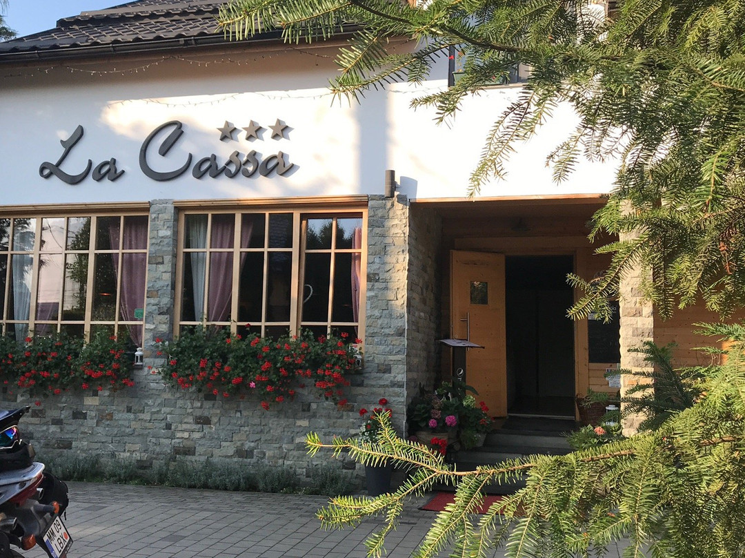 Pensiune Restaurant La Cassa主图