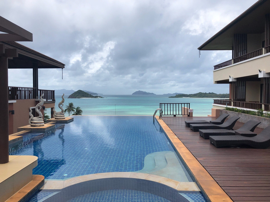 爱思兰达度假酒店主图