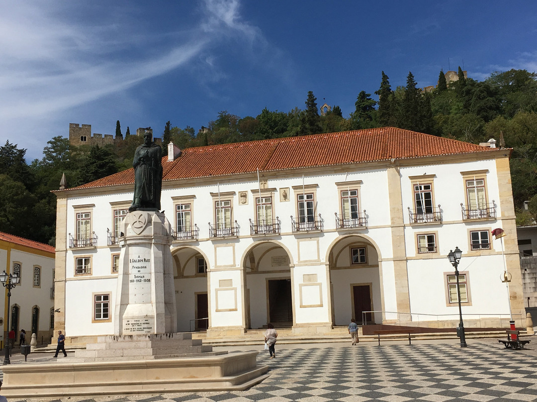 Estatua de D. Gualdim Pais-Tomar必去景点