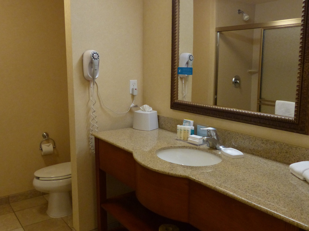 Hampton Inn & Suites Burlington主图