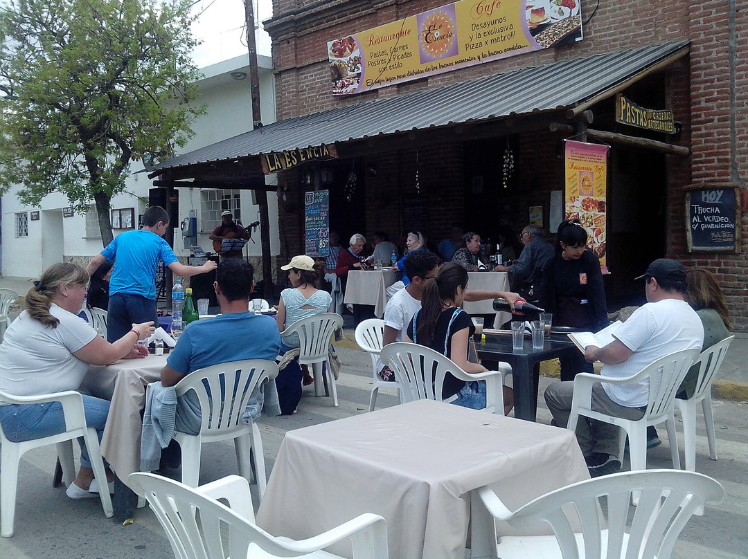 Quines餐馆和美食-La Esencia