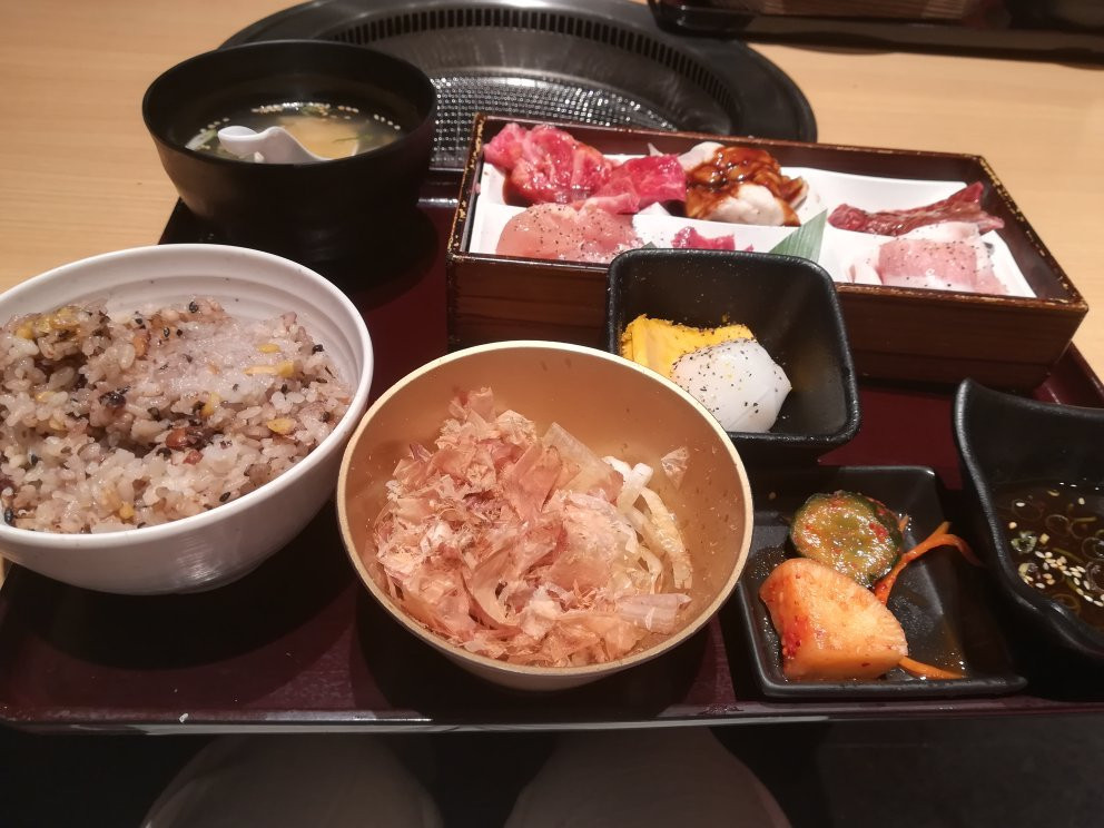 牛紋　イオンモール四條畷