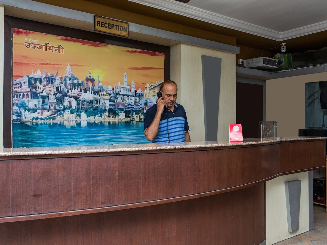 OYO 15401 Hotel Surana Palace主图