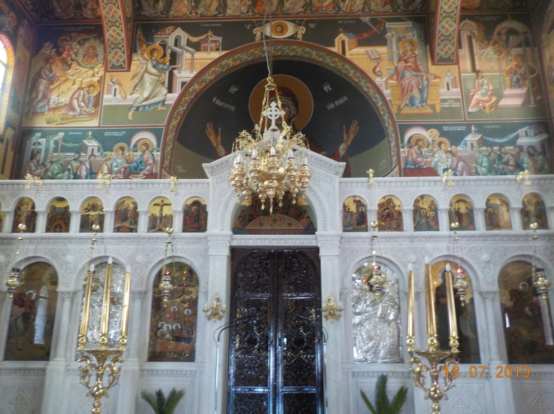 Ieros Naos Evaggelistria-Livadia必去景点