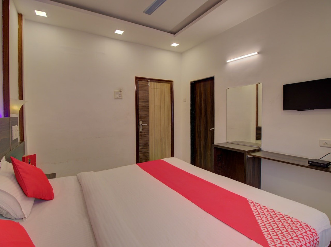 OYO 1781 Hotel Panchratna主图