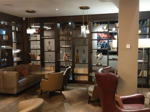 苏黎世欧尔利孔阿卡萨套房酒店主图