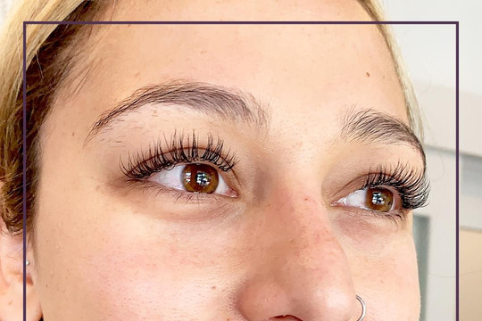 The Lash Lounge-彭布罗克派恩斯必去景点