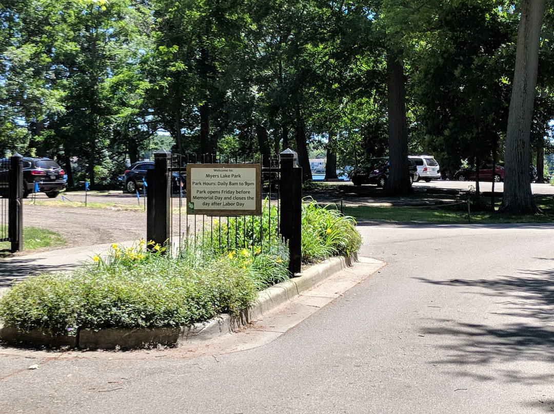 Myers Lake Park景点图片