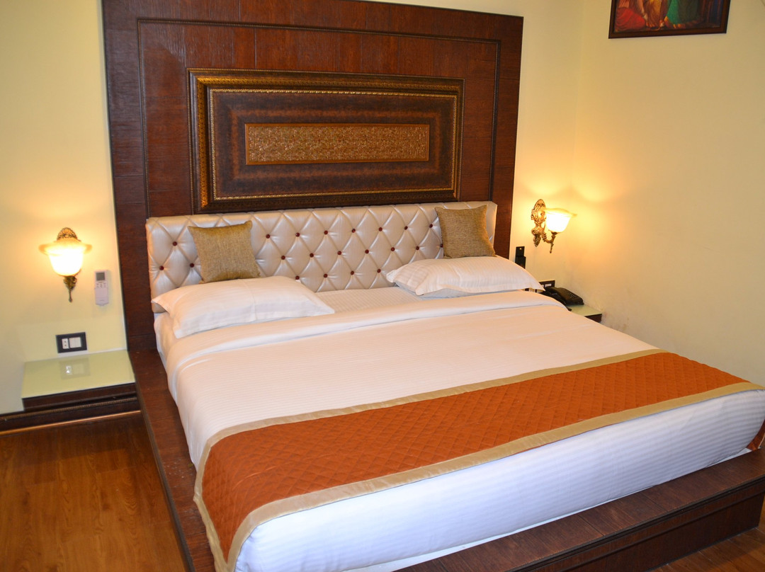 The Surya Hotel主图