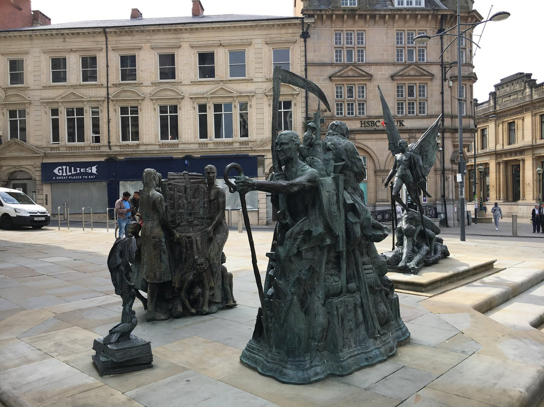 Chartist Commemorative Sculpture - Union, Prudence, Energy景点图片