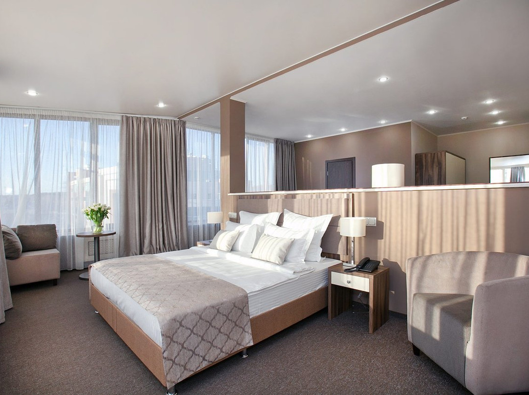 L`Hotel主图
