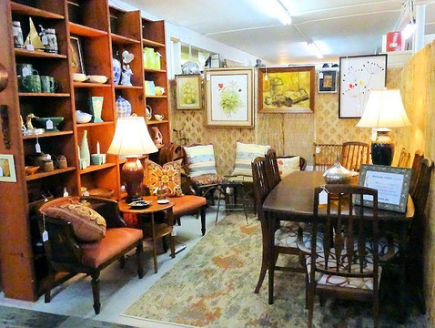 Blue Moon Antique Mall-彭萨科拉必去景点