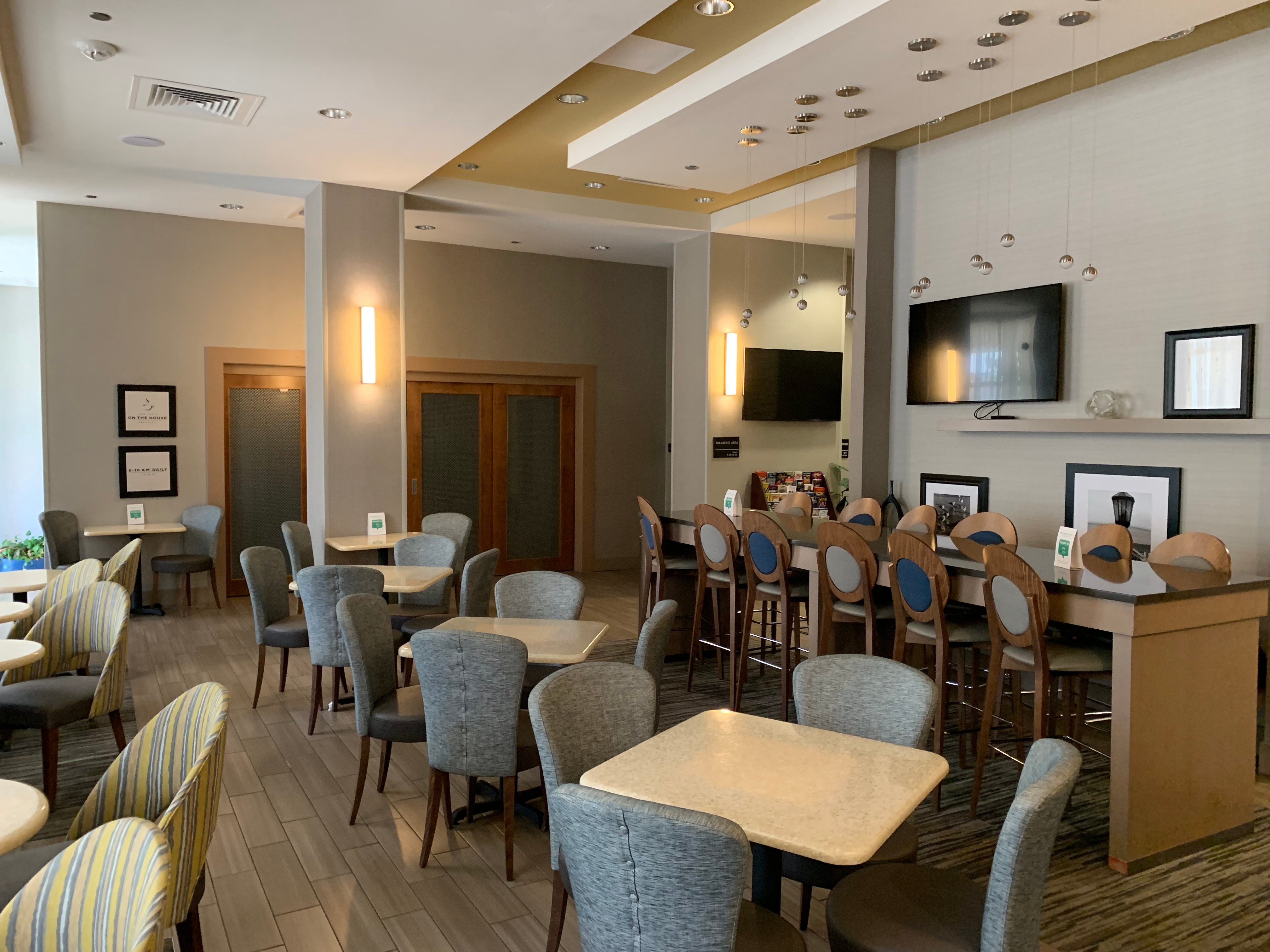 Hampton Inn Wilmington Downtown-浴室