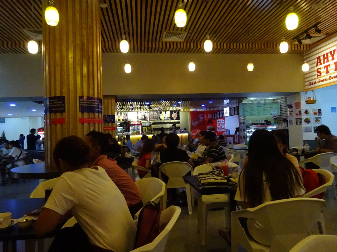 Hledan Centre-仰光必去景点