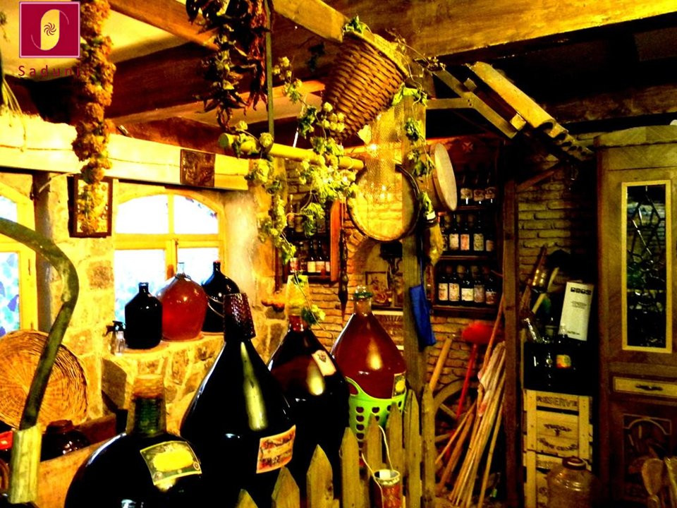Family Wine Complex Saduni景点图片